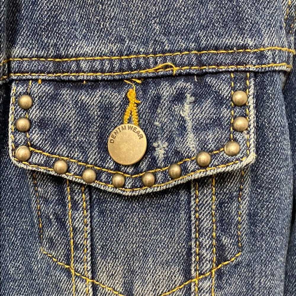 Jean jacket size small - Picture 3 of 4